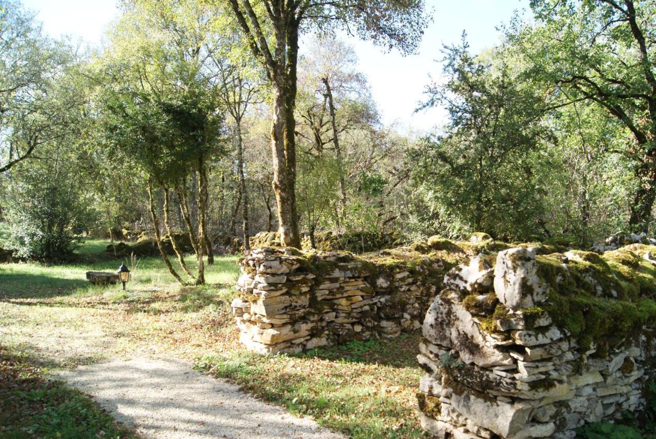 Le Domaine De La Claire Fontaine Gites -Chambres D'Hotes Montvalent Eksteriør bilde
