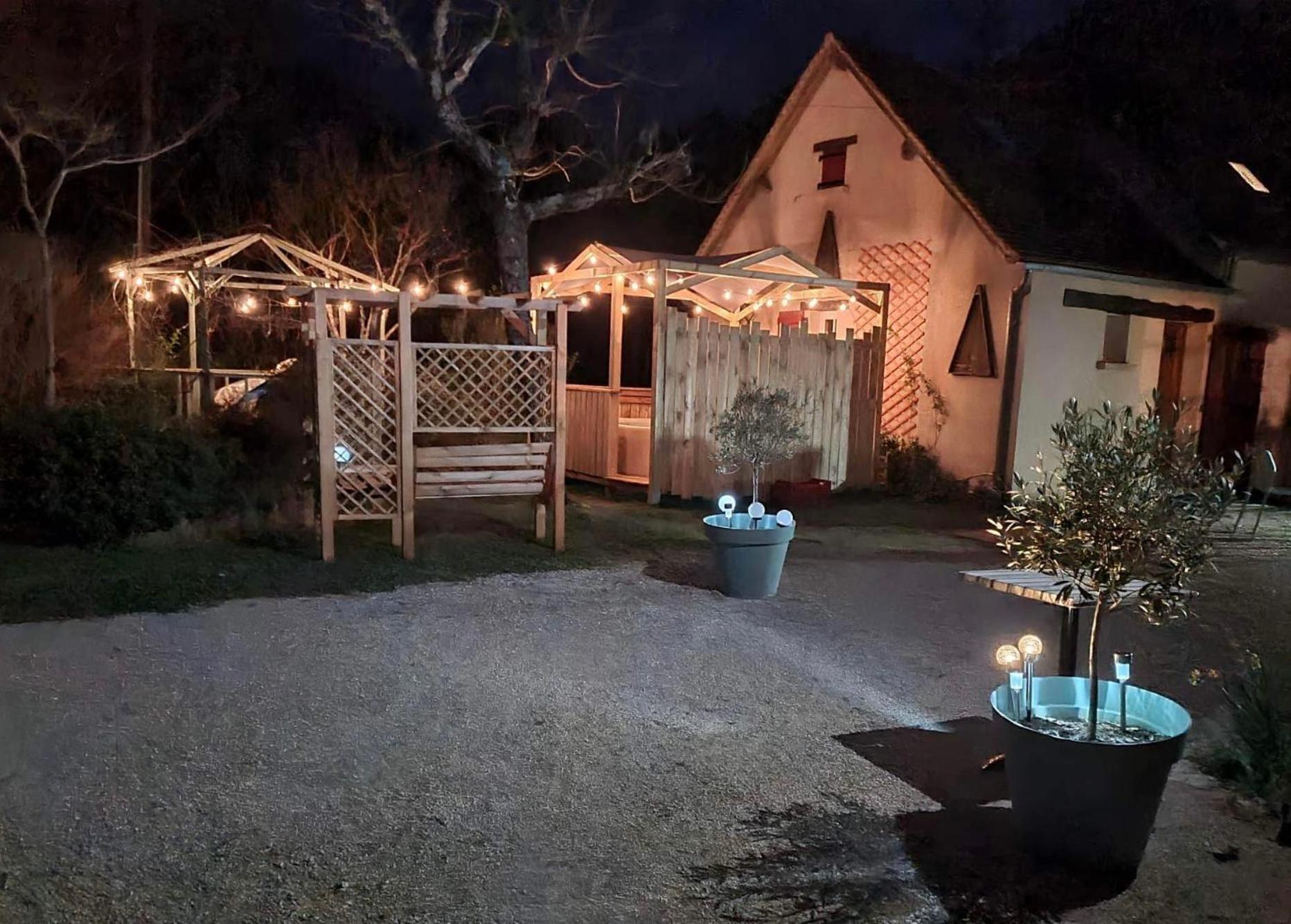 Le Domaine De La Claire Fontaine Gites -Chambres D'Hotes Montvalent Eksteriør bilde